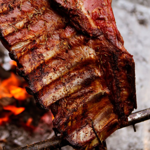 Porción de Pernil y Costilla de Cerdo a la Llanera